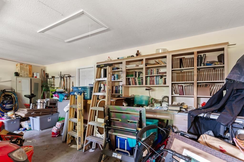 Active With Contract: $274,900 (3 beds, 2 baths, 1773 Square Feet)