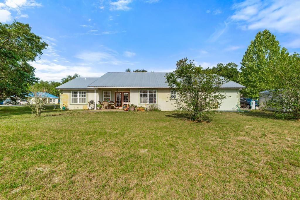 Active With Contract: $274,900 (3 beds, 2 baths, 1773 Square Feet)