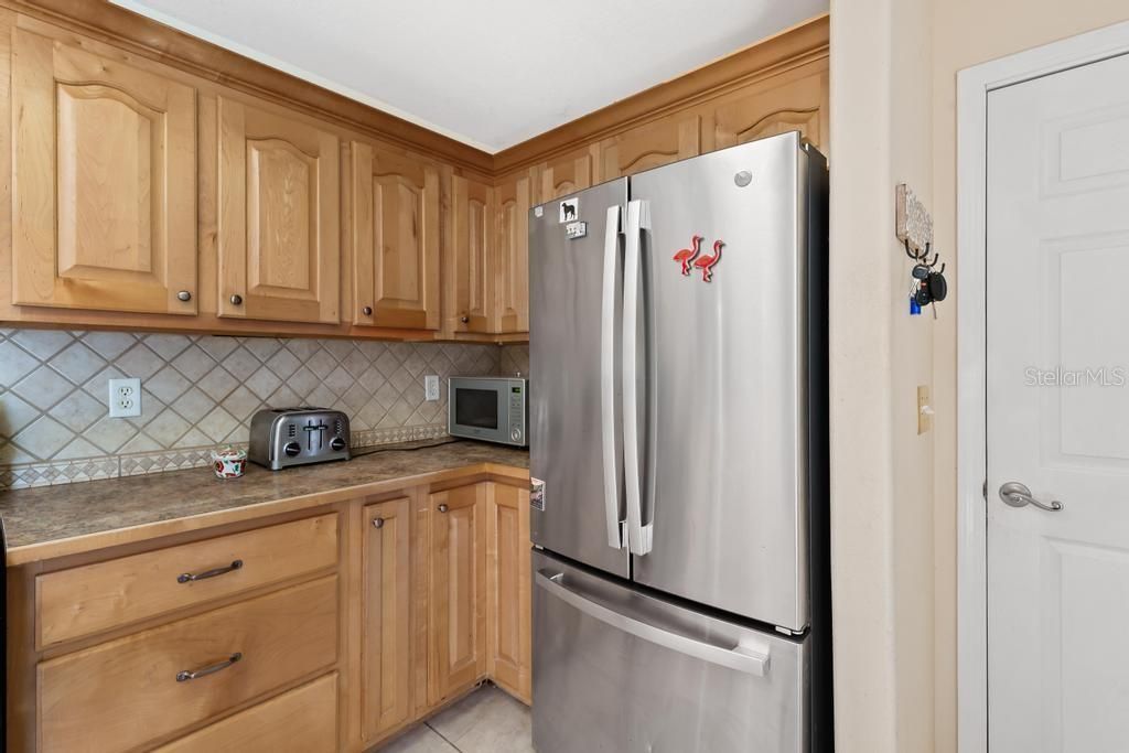 Active With Contract: $274,900 (3 beds, 2 baths, 1773 Square Feet)