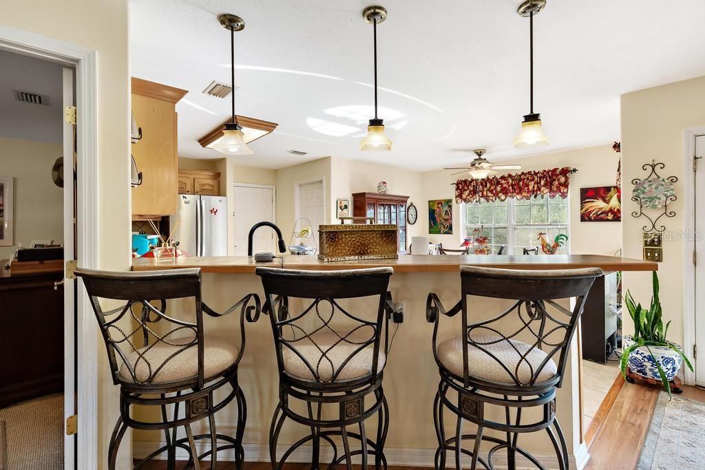 Active With Contract: $274,900 (3 beds, 2 baths, 1773 Square Feet)