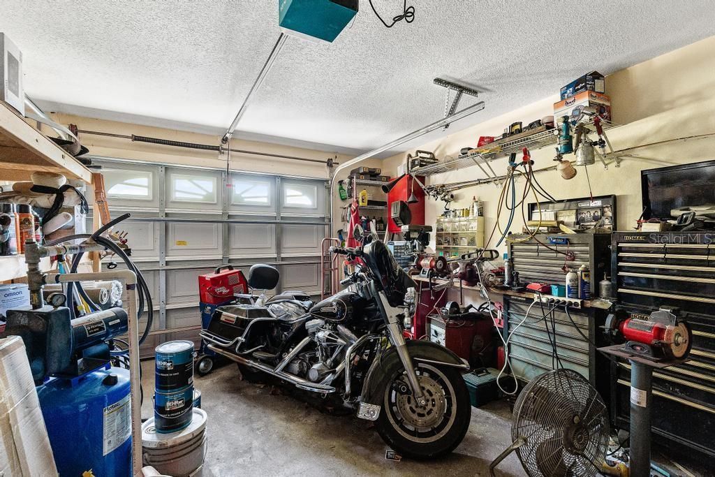 Active With Contract: $274,900 (3 beds, 2 baths, 1773 Square Feet)