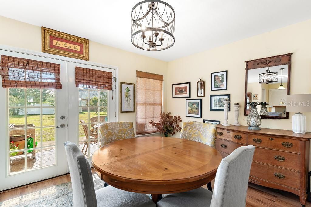 Active With Contract: $274,900 (3 beds, 2 baths, 1773 Square Feet)