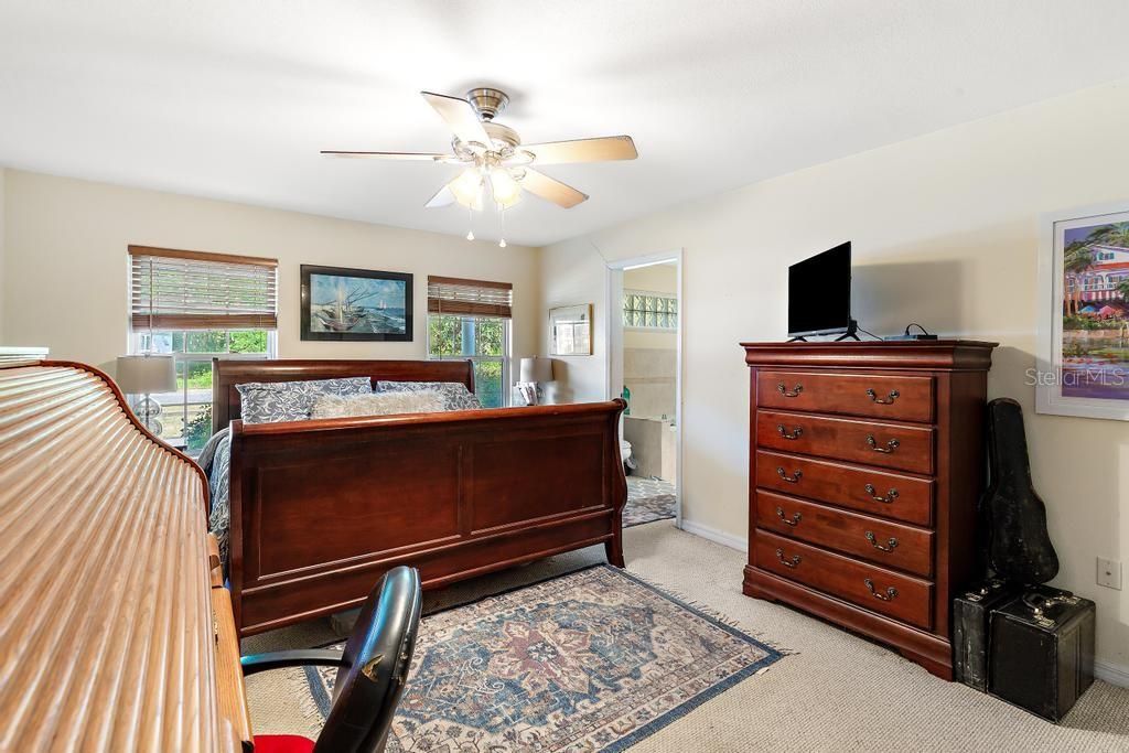 Active With Contract: $274,900 (3 beds, 2 baths, 1773 Square Feet)