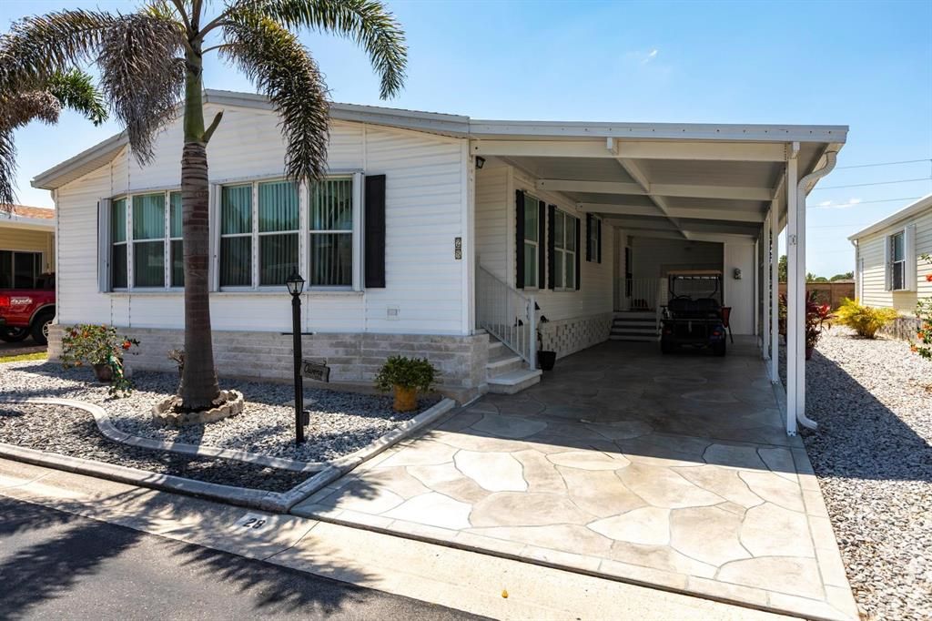 Active With Contract: $199,000 (2 beds, 2 baths, 1566 Square Feet)