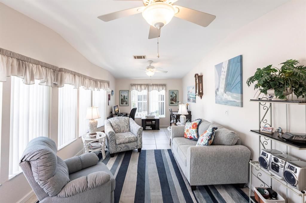 Active With Contract: $199,000 (2 beds, 2 baths, 1566 Square Feet)