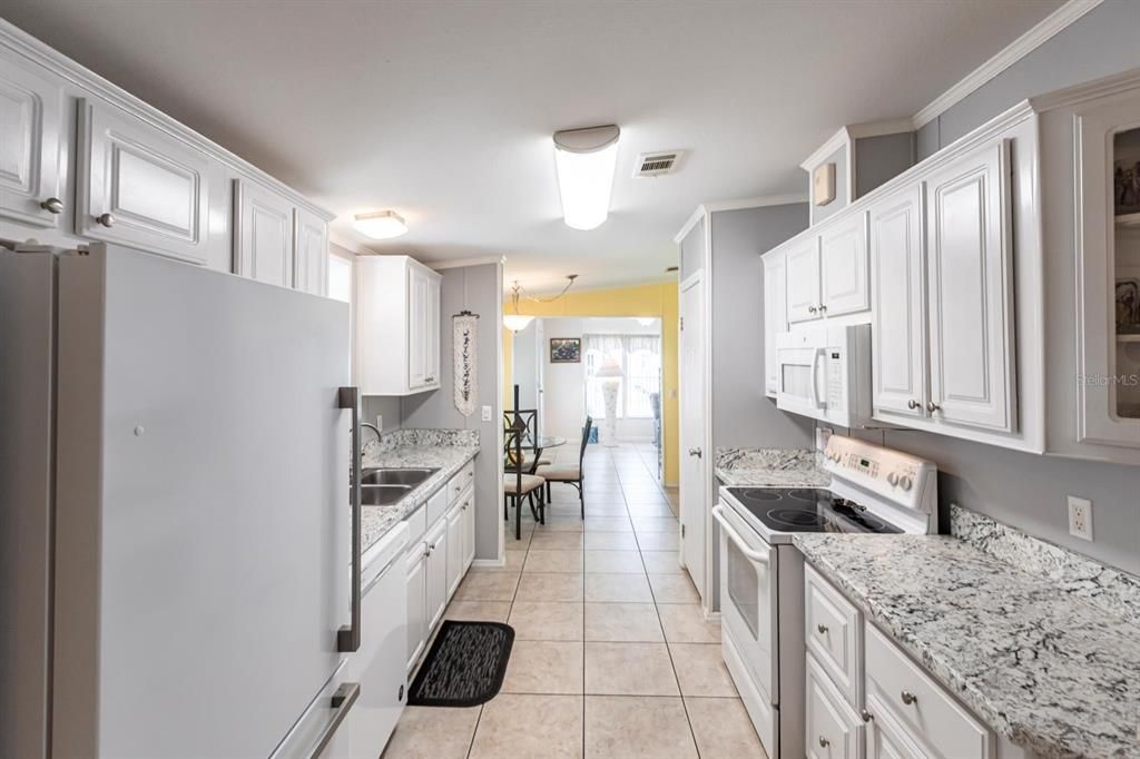 Active With Contract: $199,000 (2 beds, 2 baths, 1566 Square Feet)