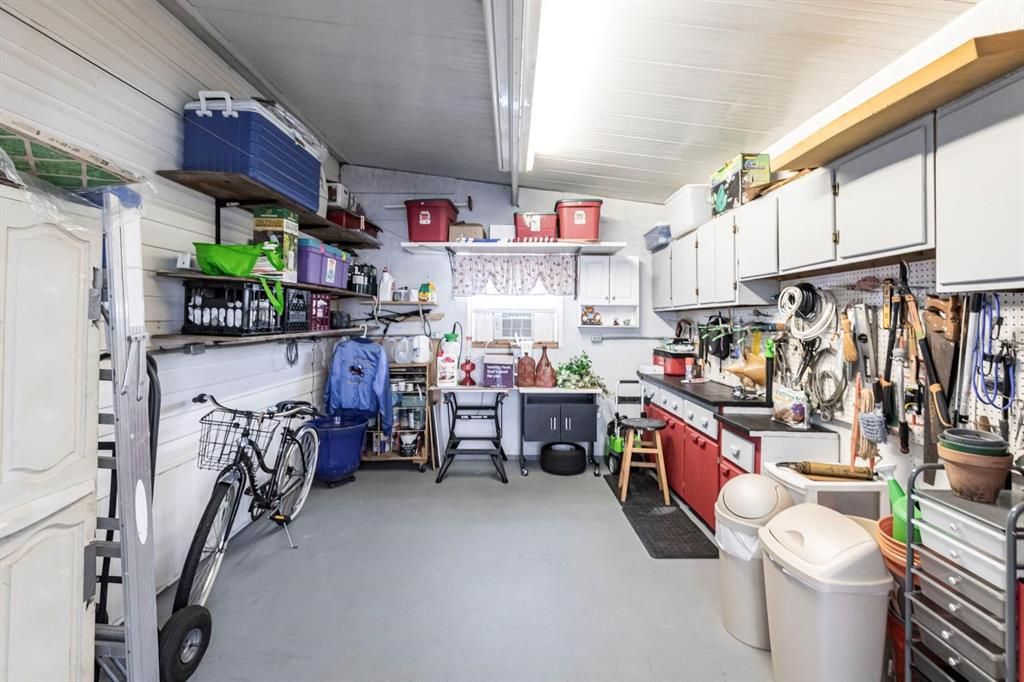 Active With Contract: $199,000 (2 beds, 2 baths, 1566 Square Feet)