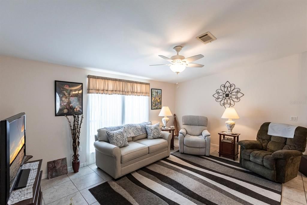 Active With Contract: $199,000 (2 beds, 2 baths, 1566 Square Feet)