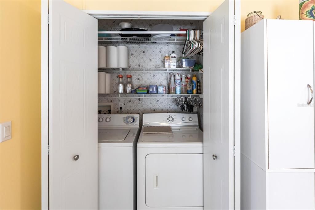 Active With Contract: $199,000 (2 beds, 2 baths, 1566 Square Feet)