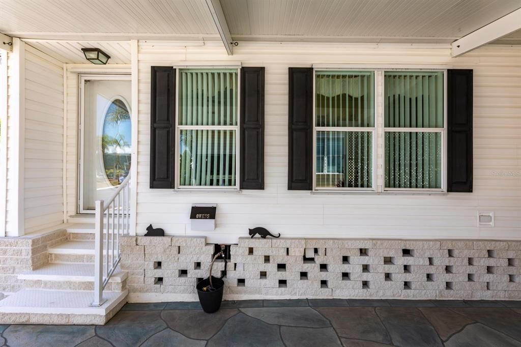 Active With Contract: $199,000 (2 beds, 2 baths, 1566 Square Feet)