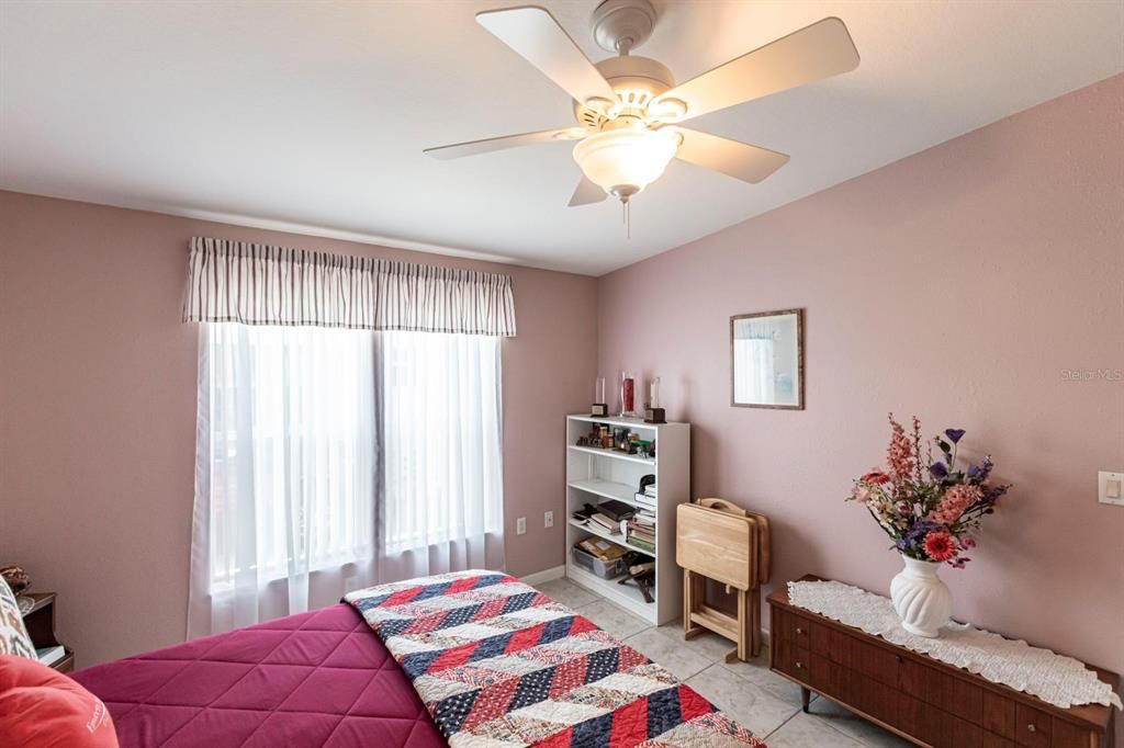 Active With Contract: $199,000 (2 beds, 2 baths, 1566 Square Feet)