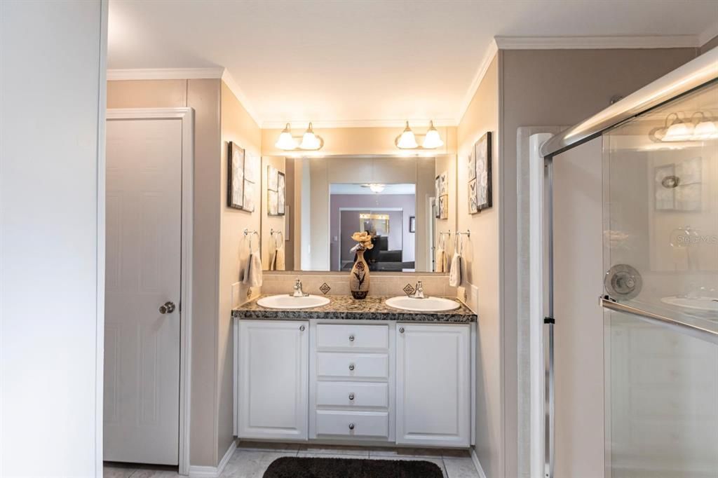 Active With Contract: $199,000 (2 beds, 2 baths, 1566 Square Feet)