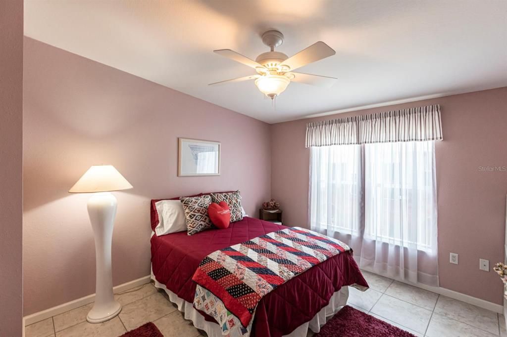 Active With Contract: $199,000 (2 beds, 2 baths, 1566 Square Feet)