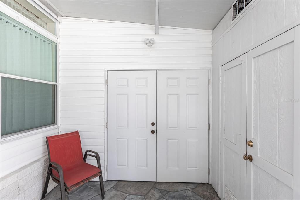 Active With Contract: $199,000 (2 beds, 2 baths, 1566 Square Feet)