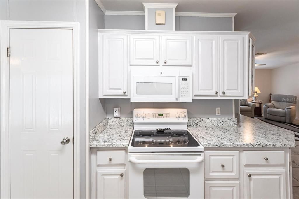 Active With Contract: $199,000 (2 beds, 2 baths, 1566 Square Feet)