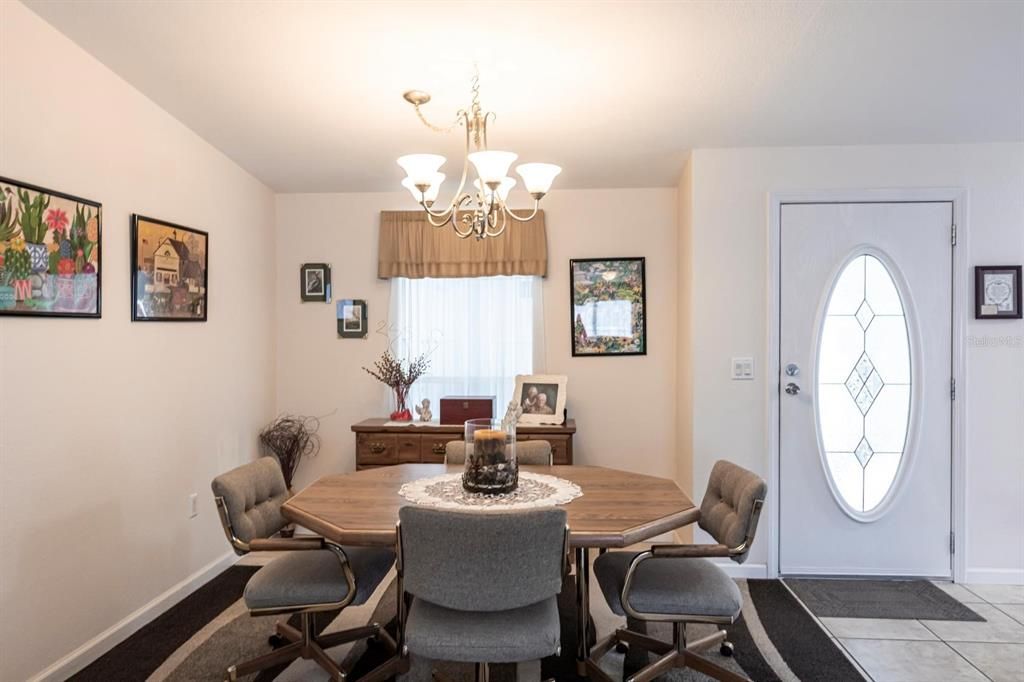 Active With Contract: $199,000 (2 beds, 2 baths, 1566 Square Feet)