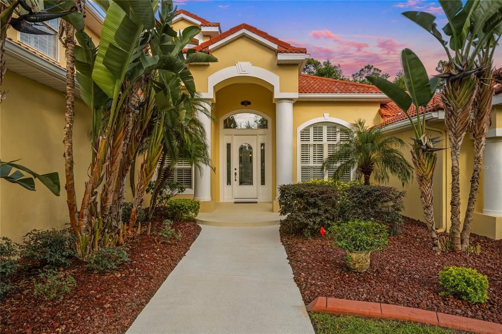 最近售出: $799,777 (4 贝兹, 3 浴室, 4454 平方英尺)