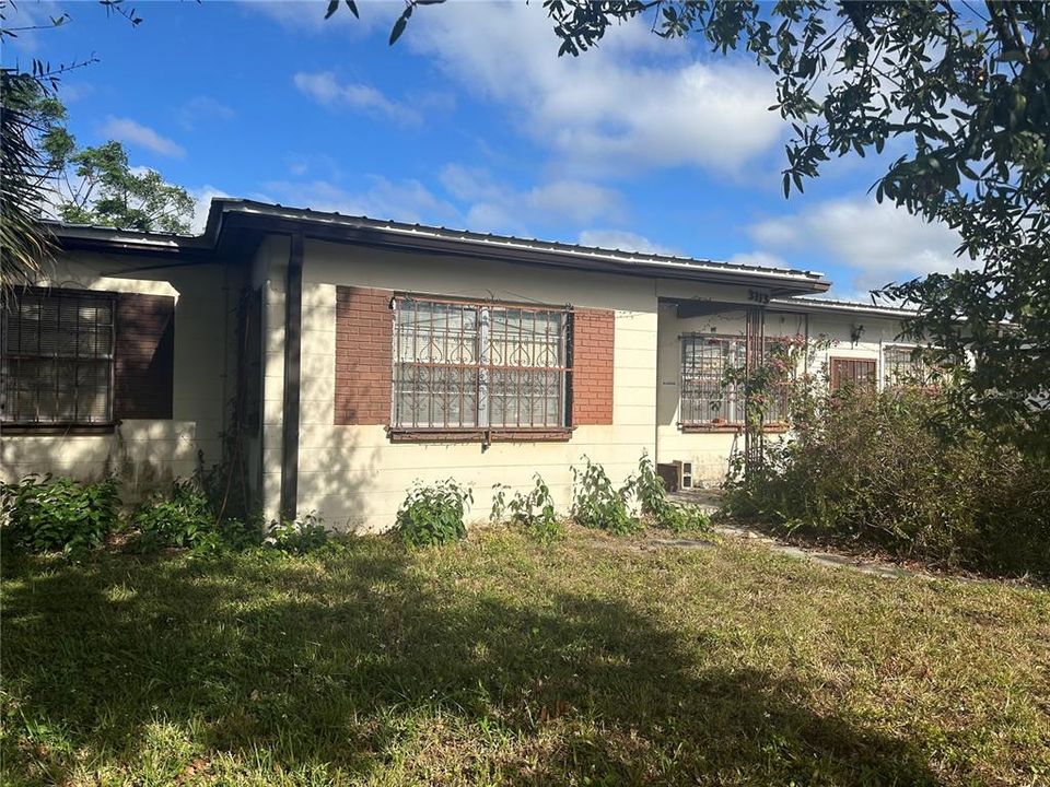 Vendido Recientemente: $230,000 (3 camas, 2 baños, 1433 Pies cuadrados)