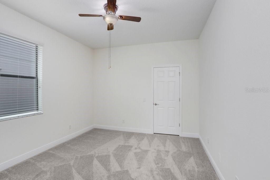 Под контрактом: $699,900 (5 спален, 3 ванн, 3316 Квадратных фут)