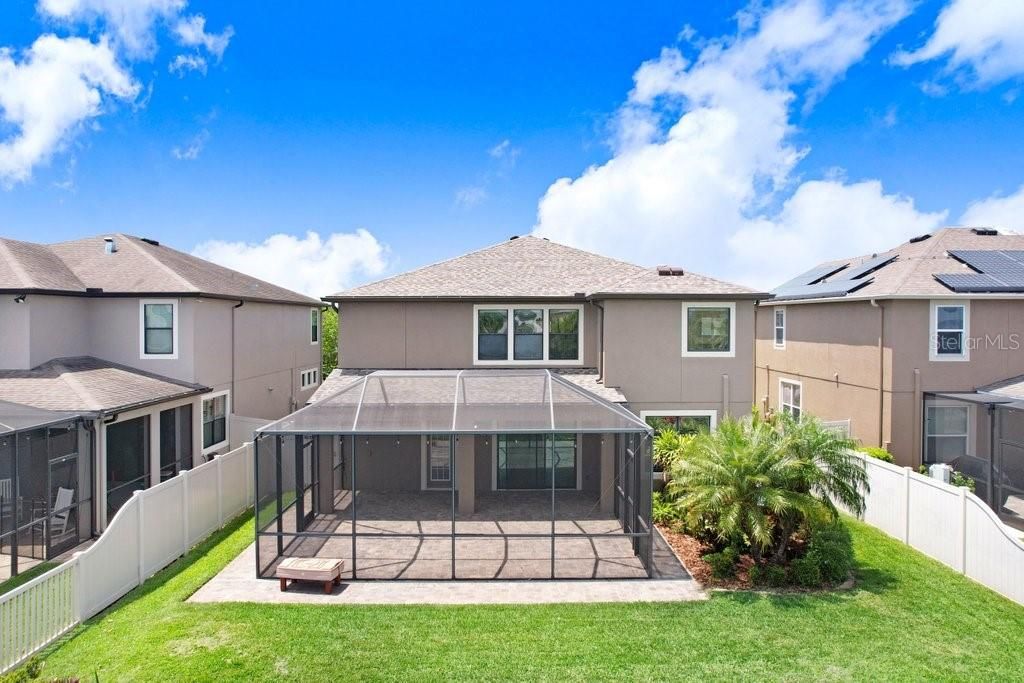 Под контрактом: $699,900 (5 спален, 3 ванн, 3316 Квадратных фут)