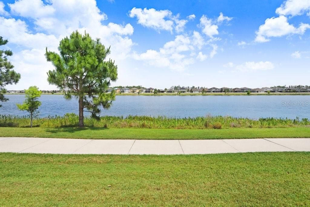 Под контрактом: $699,900 (5 спален, 3 ванн, 3316 Квадратных фут)