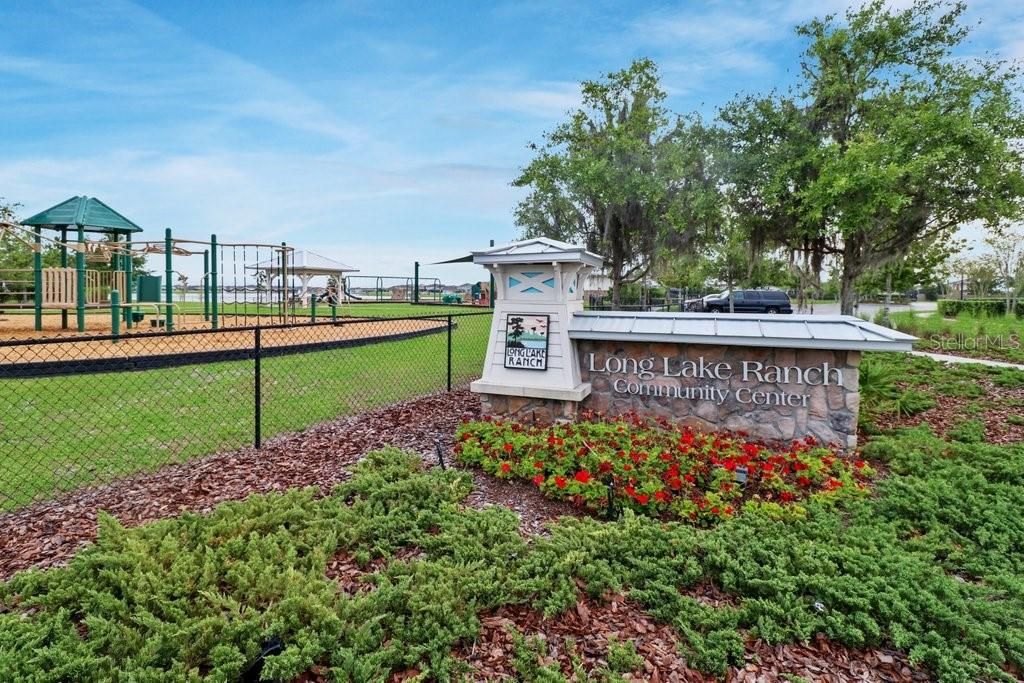 Под контрактом: $699,900 (5 спален, 3 ванн, 3316 Квадратных фут)