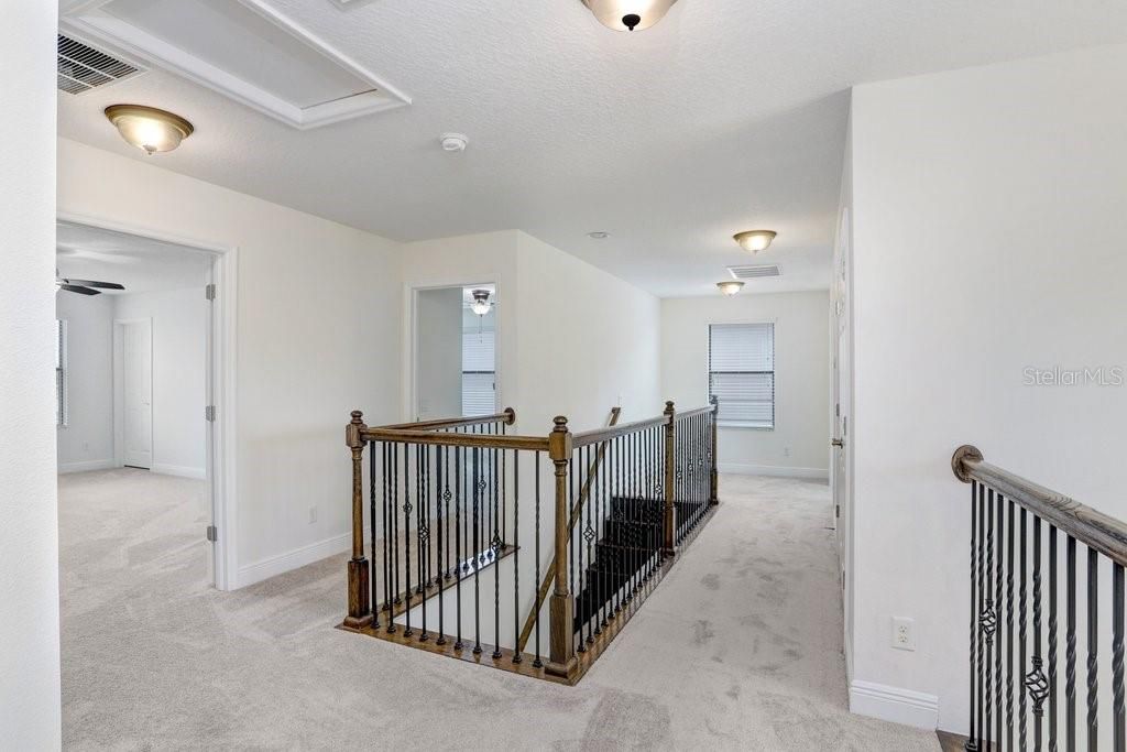 Под контрактом: $699,900 (5 спален, 3 ванн, 3316 Квадратных фут)