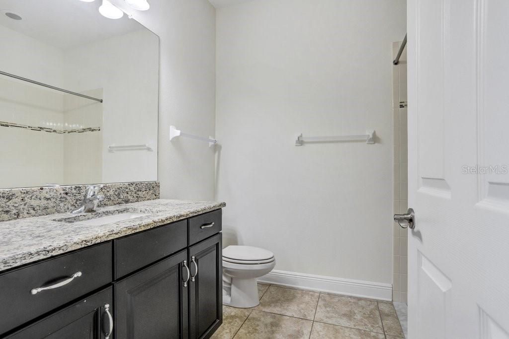 Под контрактом: $699,900 (5 спален, 3 ванн, 3316 Квадратных фут)