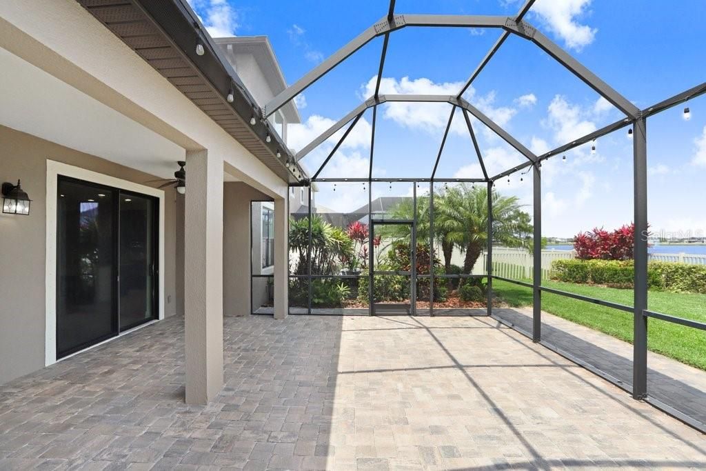 Под контрактом: $699,900 (5 спален, 3 ванн, 3316 Квадратных фут)