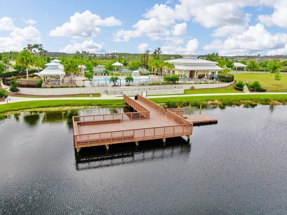 Под контрактом: $699,900 (5 спален, 3 ванн, 3316 Квадратных фут)