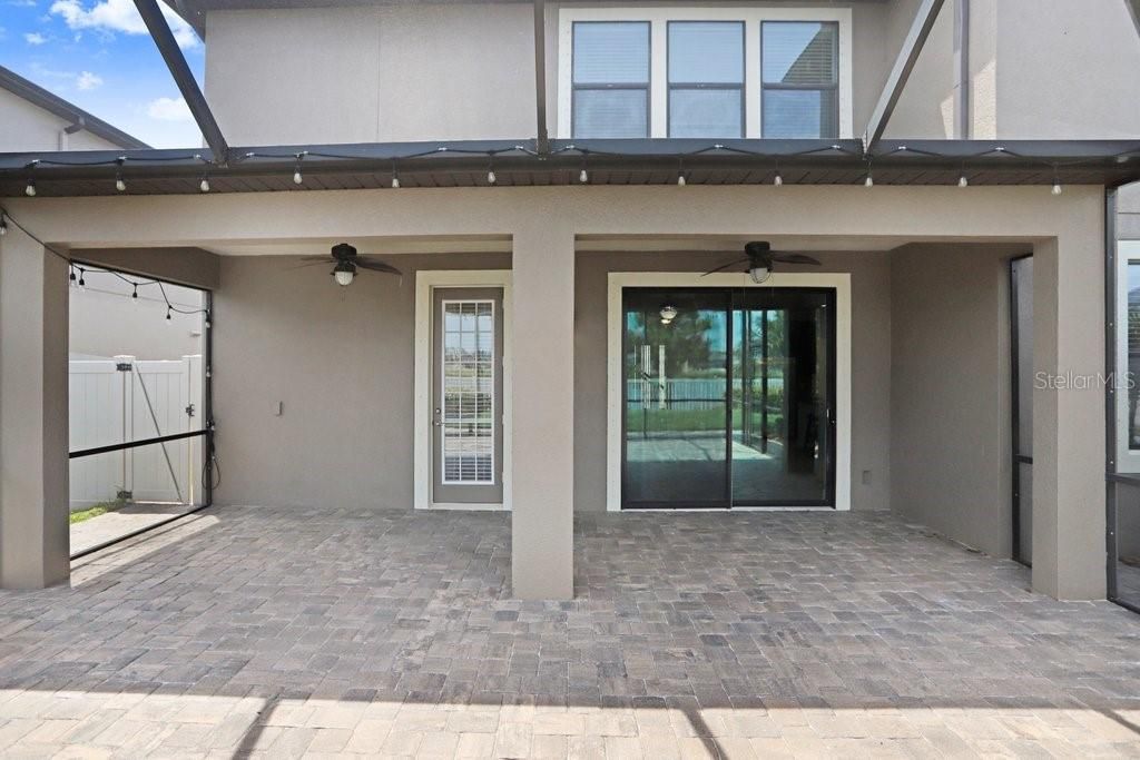 Под контрактом: $699,900 (5 спален, 3 ванн, 3316 Квадратных фут)