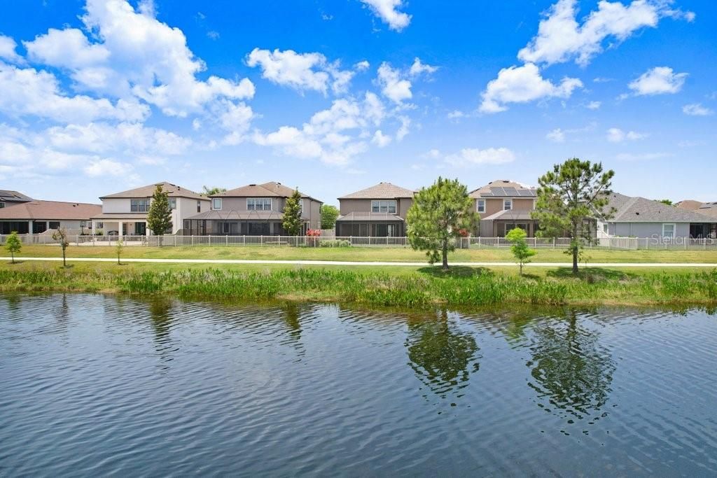 Под контрактом: $699,900 (5 спален, 3 ванн, 3316 Квадратных фут)