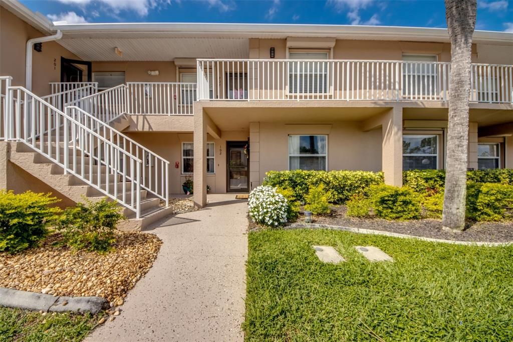 Vendido Recientemente: $119,900 (2 camas, 2 baños, 952 Pies cuadrados)