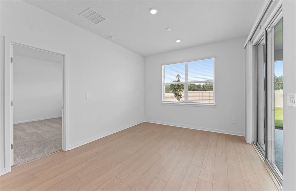 Activo con contrato: $442,630 (3 camas, 2 baños, 1662 Pies cuadrados)