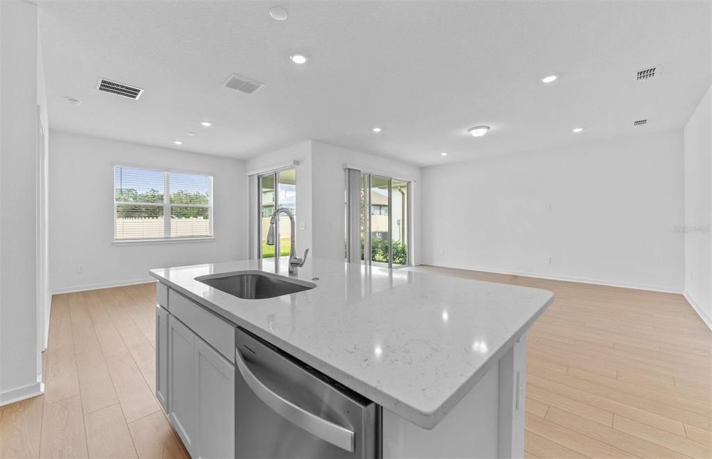 Activo con contrato: $442,630 (3 camas, 2 baños, 1662 Pies cuadrados)