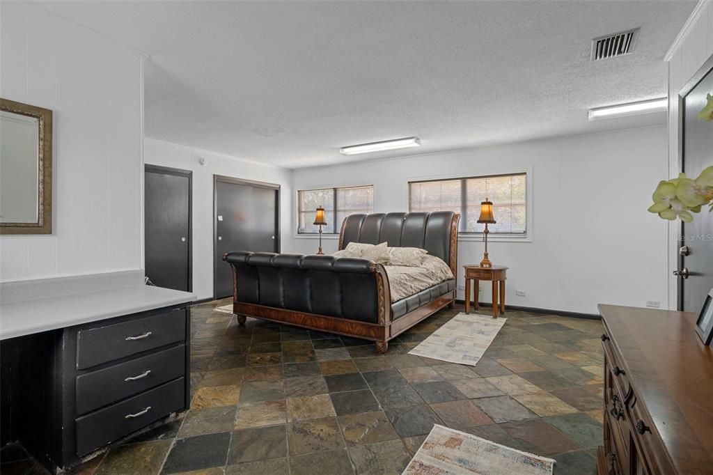 For Sale: $1,100,000 (0 beds, 0 baths, 4812 Square Feet)