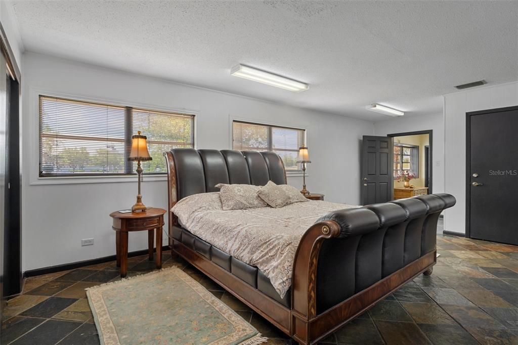 For Sale: $1,100,000 (0 beds, 0 baths, 4812 Square Feet)