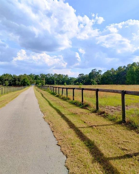 待售: $385,000 (6.07 acres)