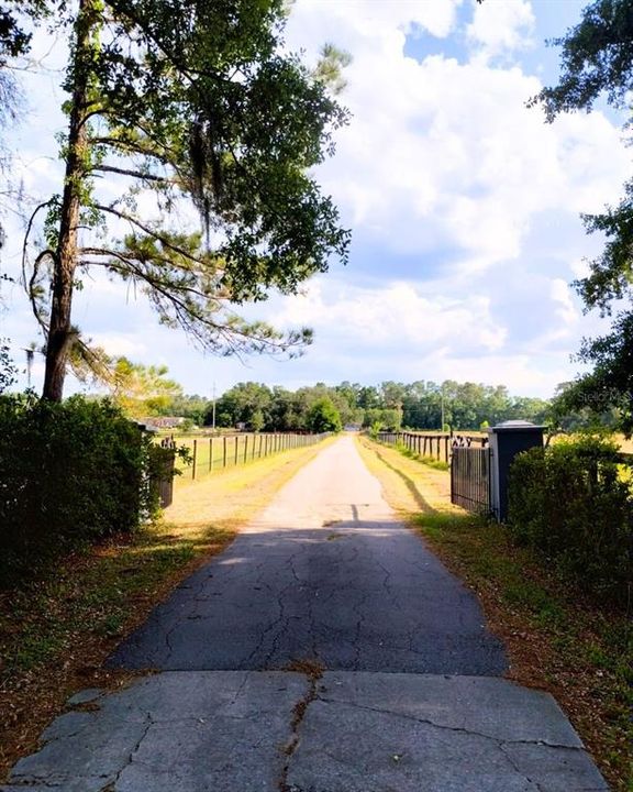 待售: $385,000 (6.07 acres)