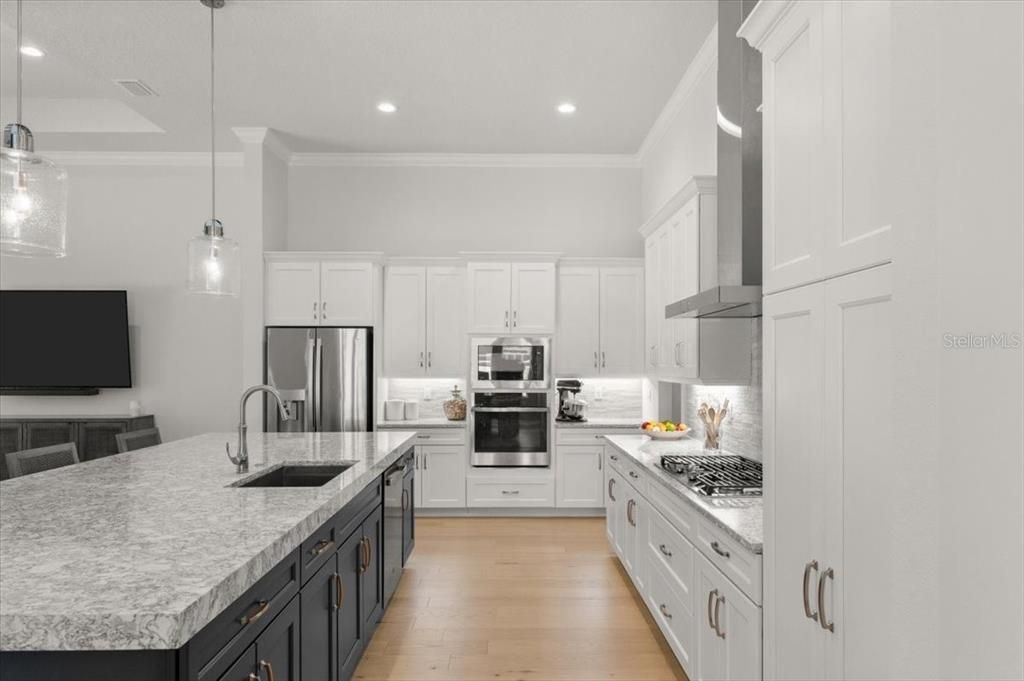 For Sale: $887,500 (4 beds, 3 baths, 2568 Square Feet)