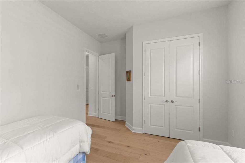 For Sale: $887,500 (4 beds, 3 baths, 2568 Square Feet)