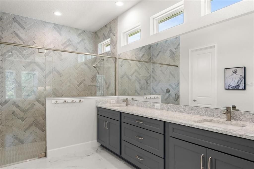 For Sale: $887,500 (4 beds, 3 baths, 2568 Square Feet)