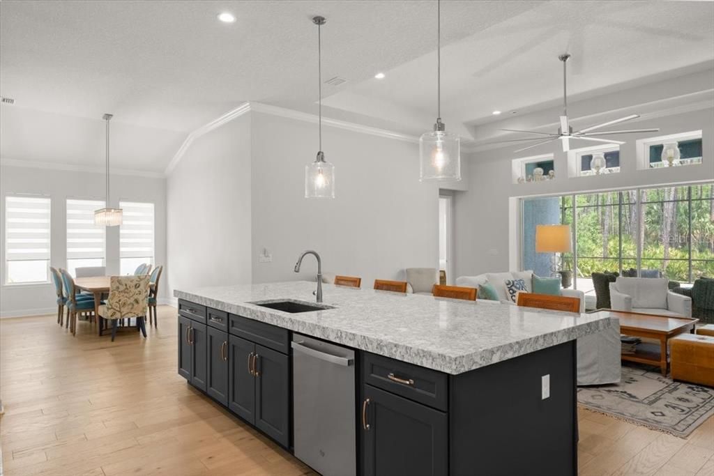 For Sale: $887,500 (4 beds, 3 baths, 2568 Square Feet)