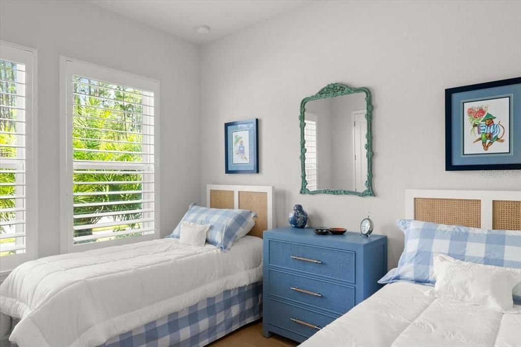 For Sale: $887,500 (4 beds, 3 baths, 2568 Square Feet)