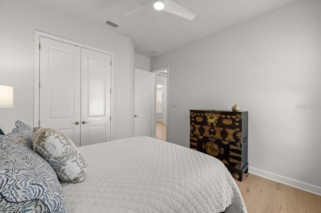 For Sale: $887,500 (4 beds, 3 baths, 2568 Square Feet)