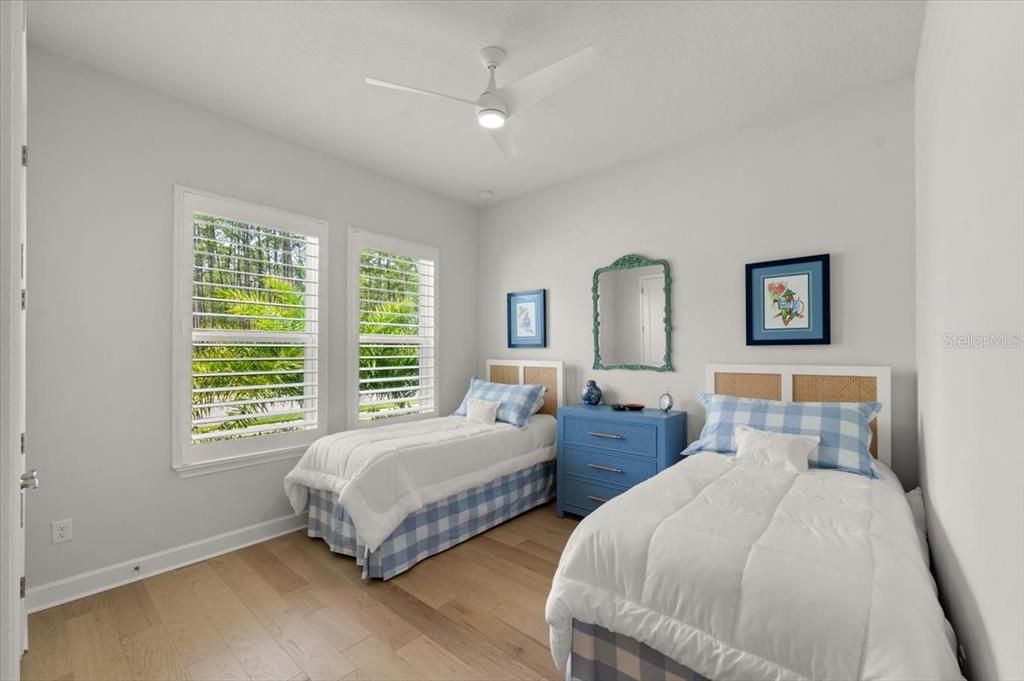 For Sale: $887,500 (4 beds, 3 baths, 2568 Square Feet)