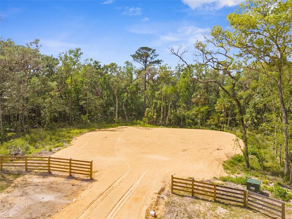 待售: $235,000 (5.20 acres)