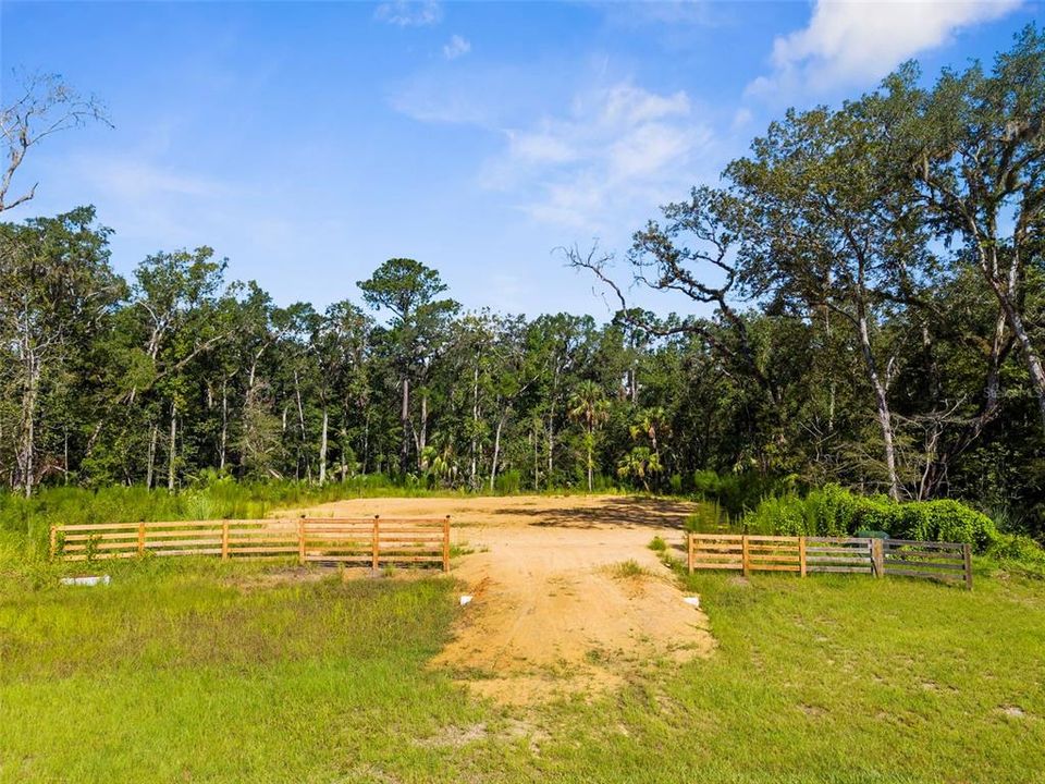 待售: $235,000 (5.20 acres)