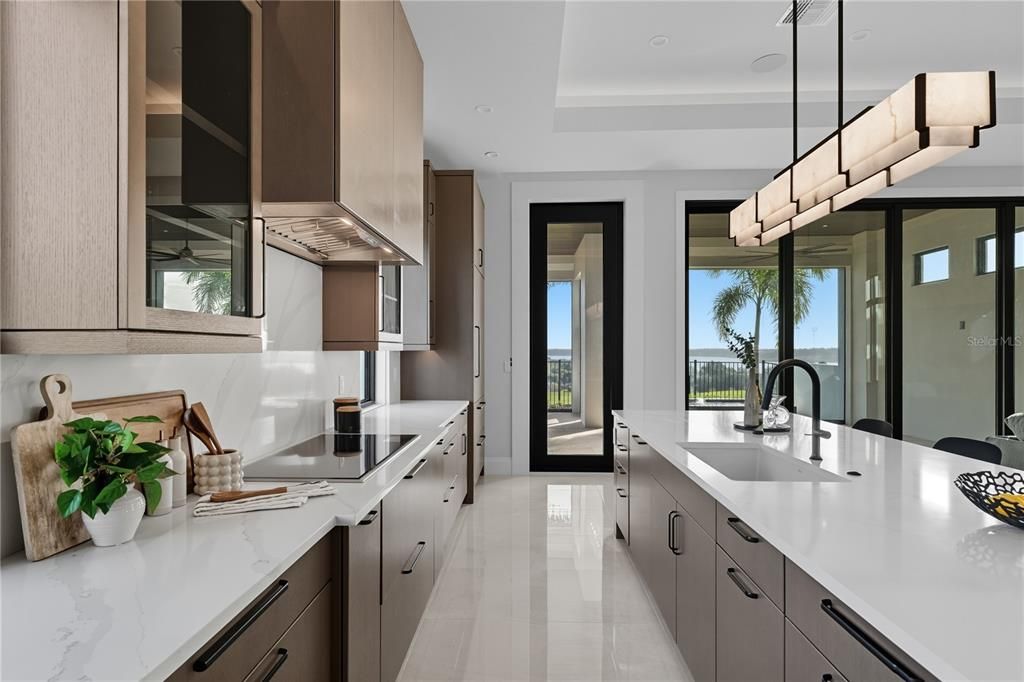 For Sale: $2,890,000 (4 beds, 5 baths, 4688 Square Feet)