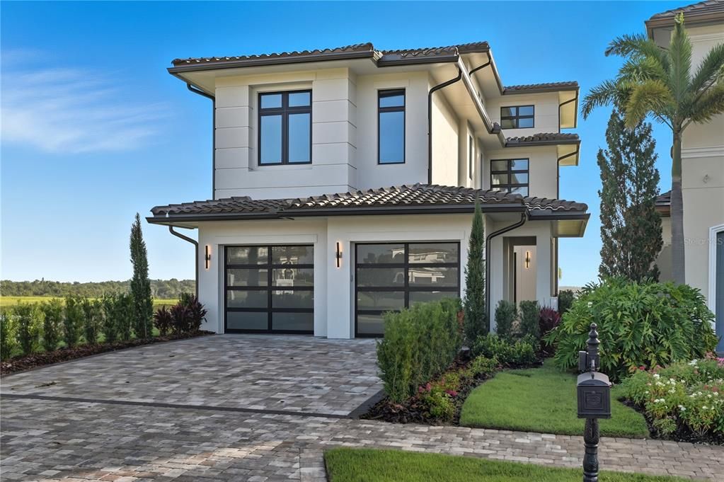 For Sale: $2,890,000 (4 beds, 5 baths, 4688 Square Feet)